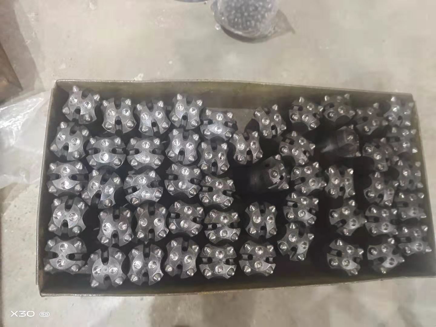 bit nút